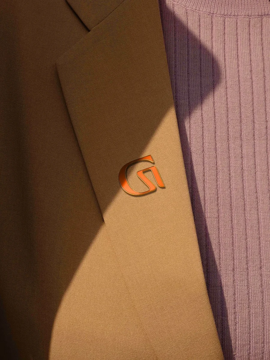 Lapel application